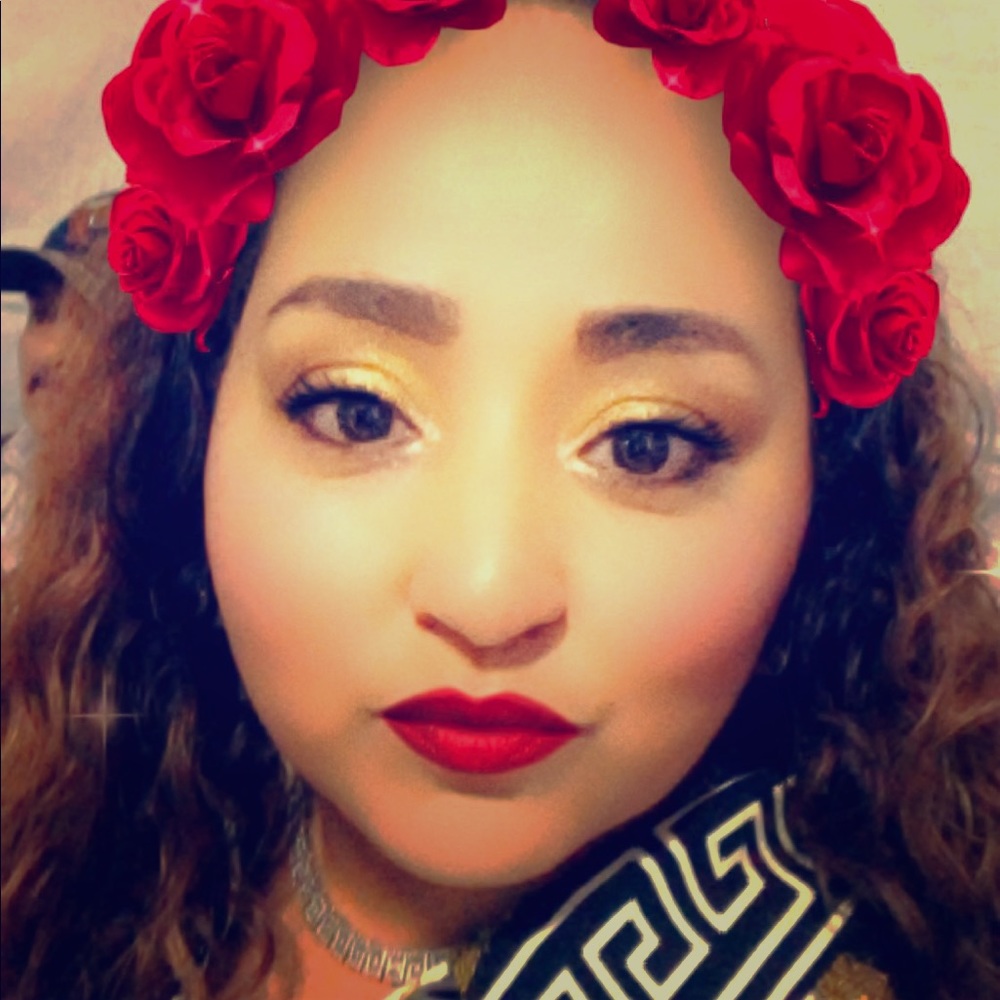 Meet your Posher, Lilia